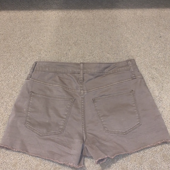 Khaki color, cutoff shorts, size 0/25R - Picture 2 of 3